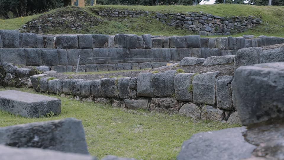 Forma de construcción en Q´enqo.