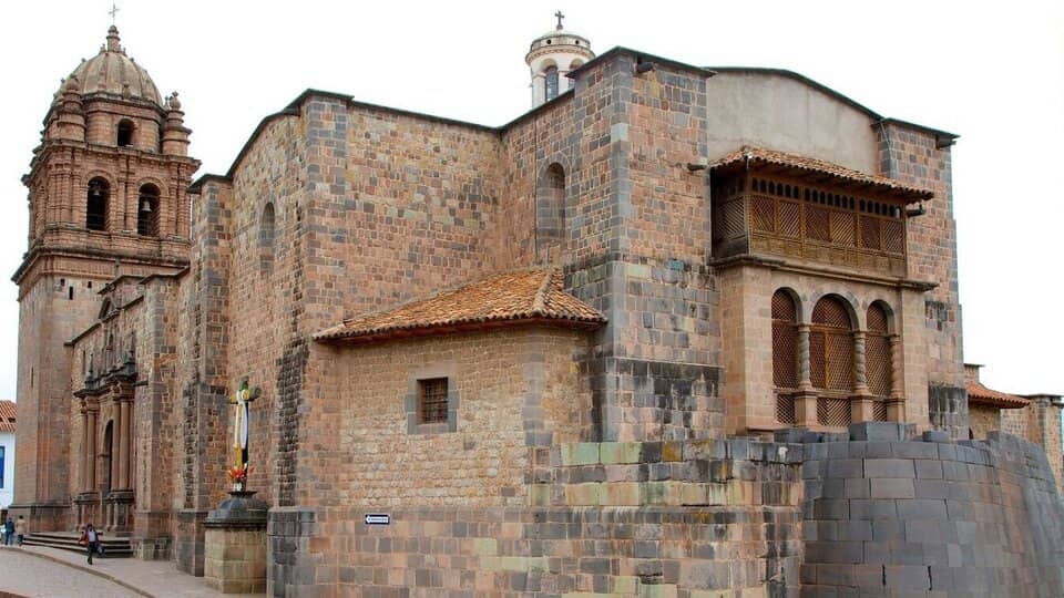 Convento de Santo Domingo construido sobre el templo inca de Coricancha.