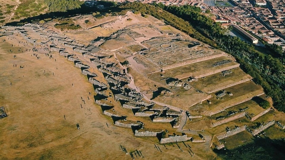 Vista aérea del templo de Saqsaywaman.