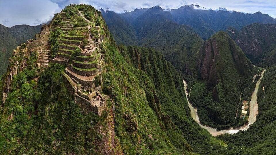 vista aérea de la montaña de Huaynapicchu en Machu Picchu