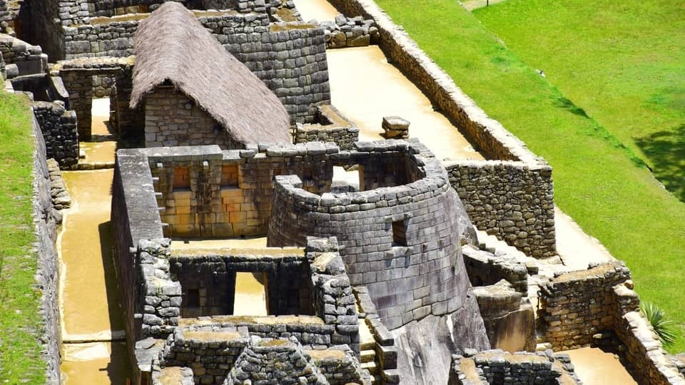 torreón o templo del sol en Machu Picchu